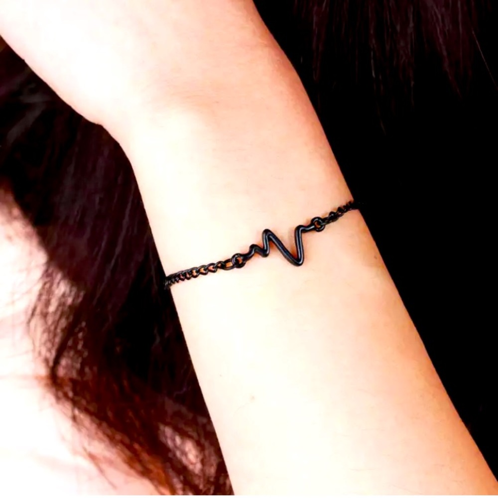 🎀Black Heart Beat Vintage Bracelet